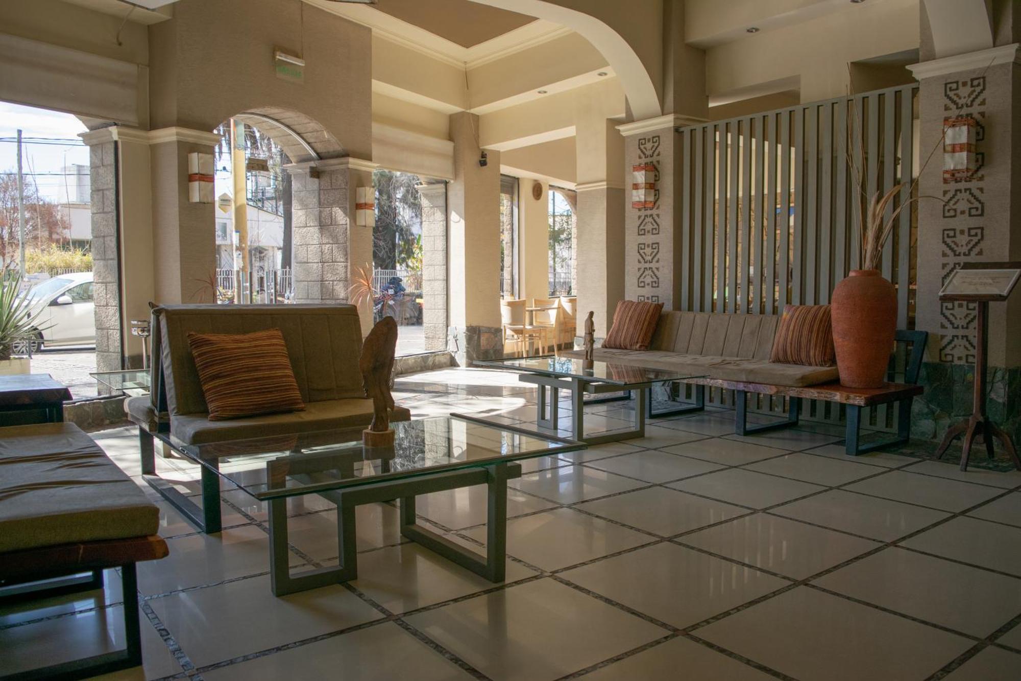 Hotel Inkai Салта Екстериор снимка