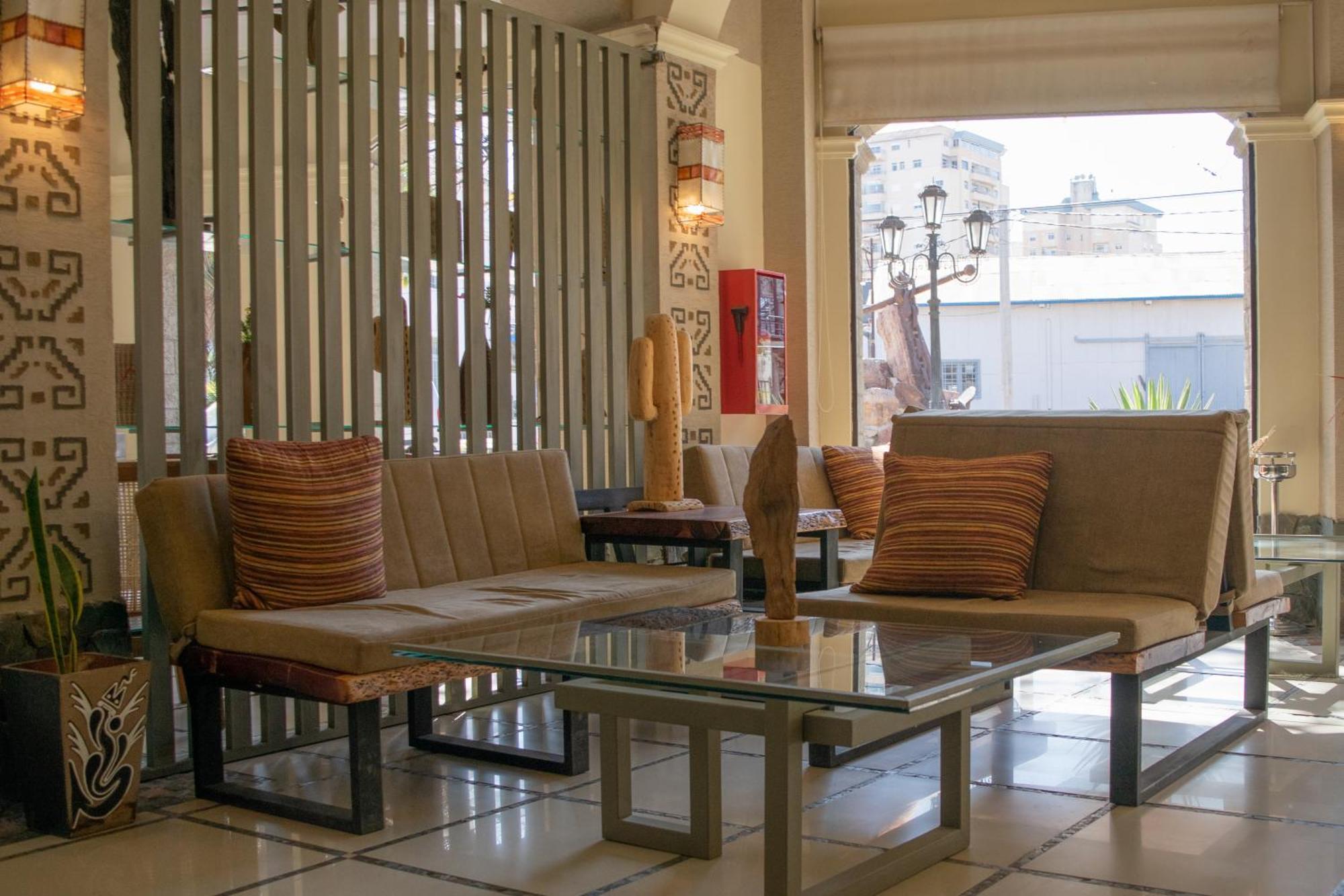 Hotel Inkai Салта Екстериор снимка