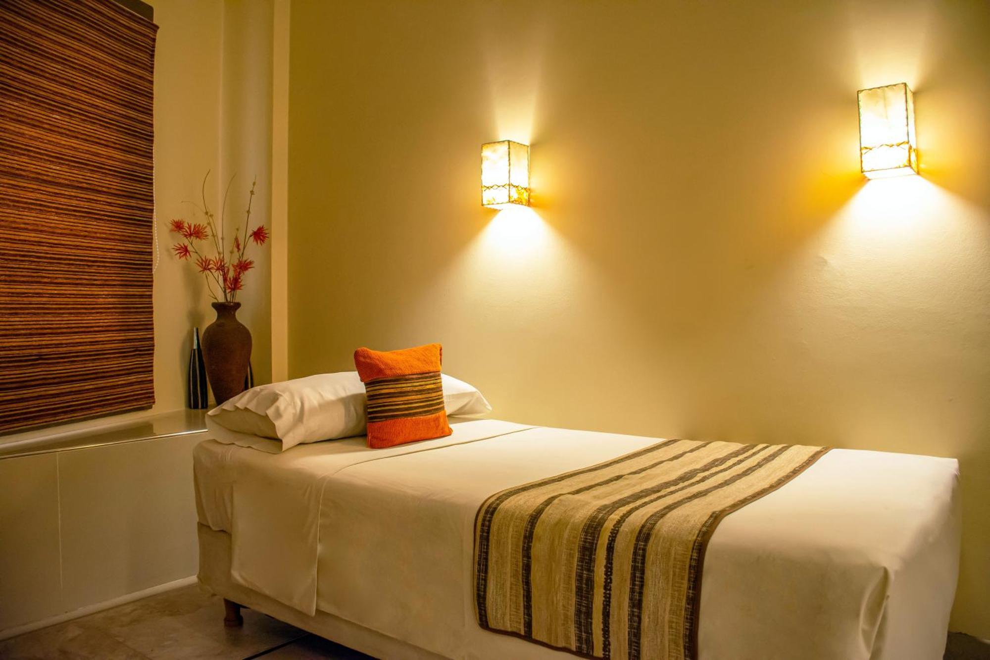 Hotel Inkai Салта Екстериор снимка
